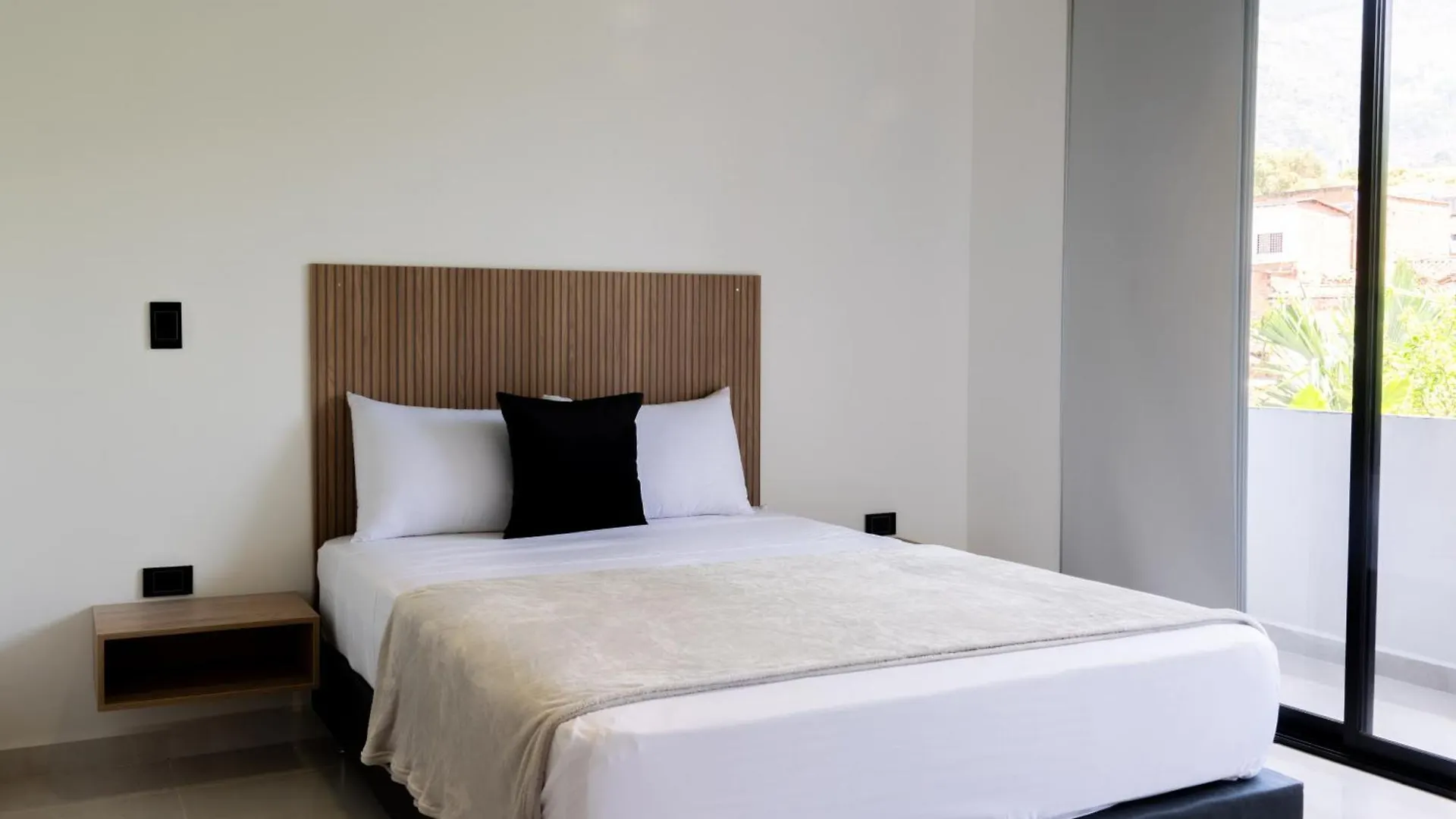 Nook Bliss Medellin Marvel Near El Poblado Apartment 0*,